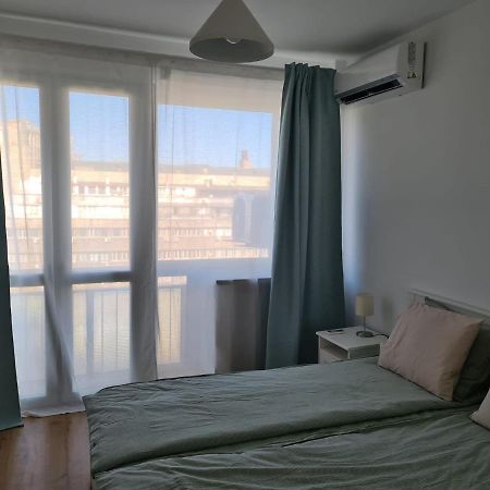 Rene'S Leisure Apartment Букурещ Екстериор снимка