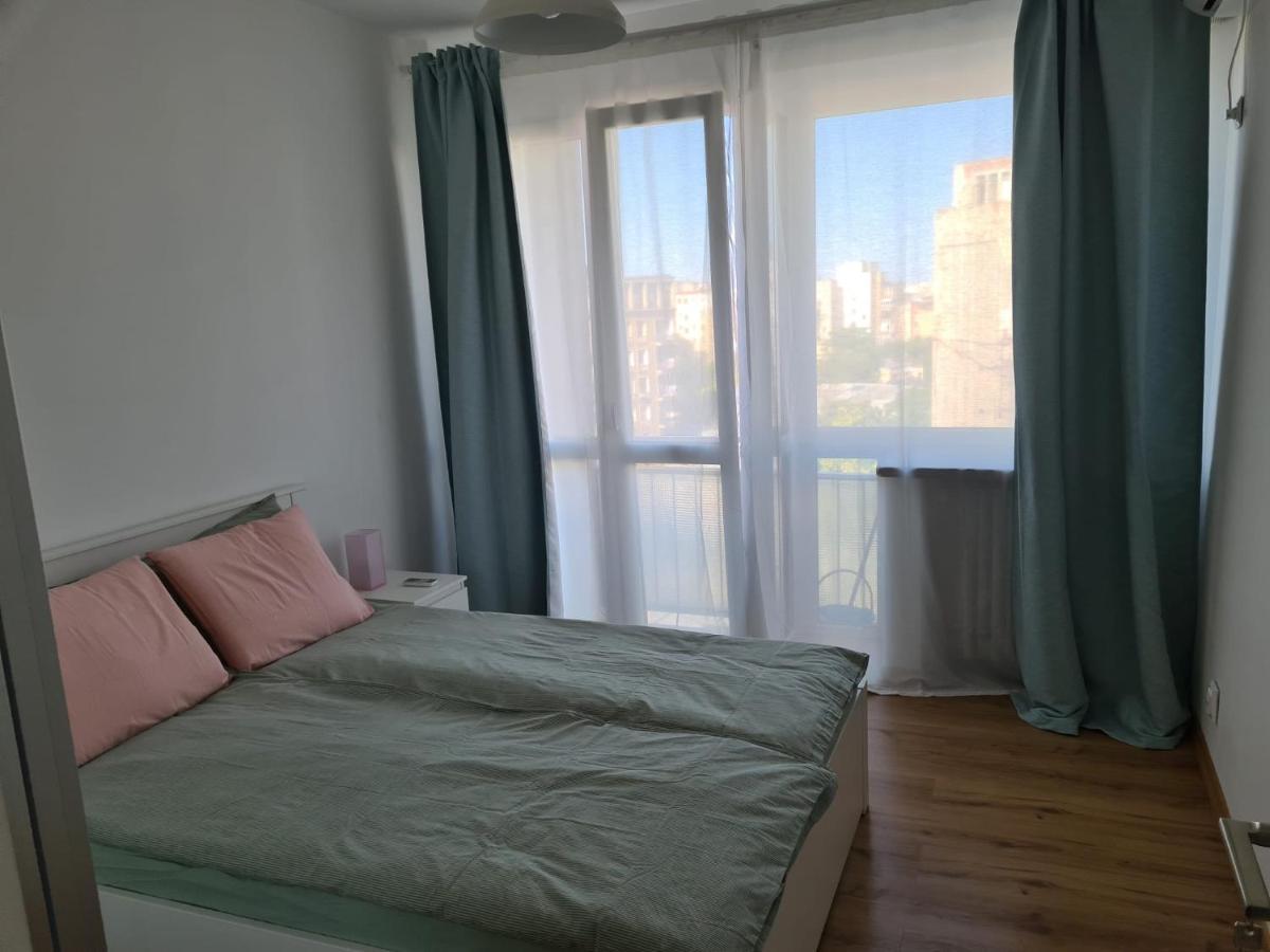Rene'S Leisure Apartment Букурещ Екстериор снимка
