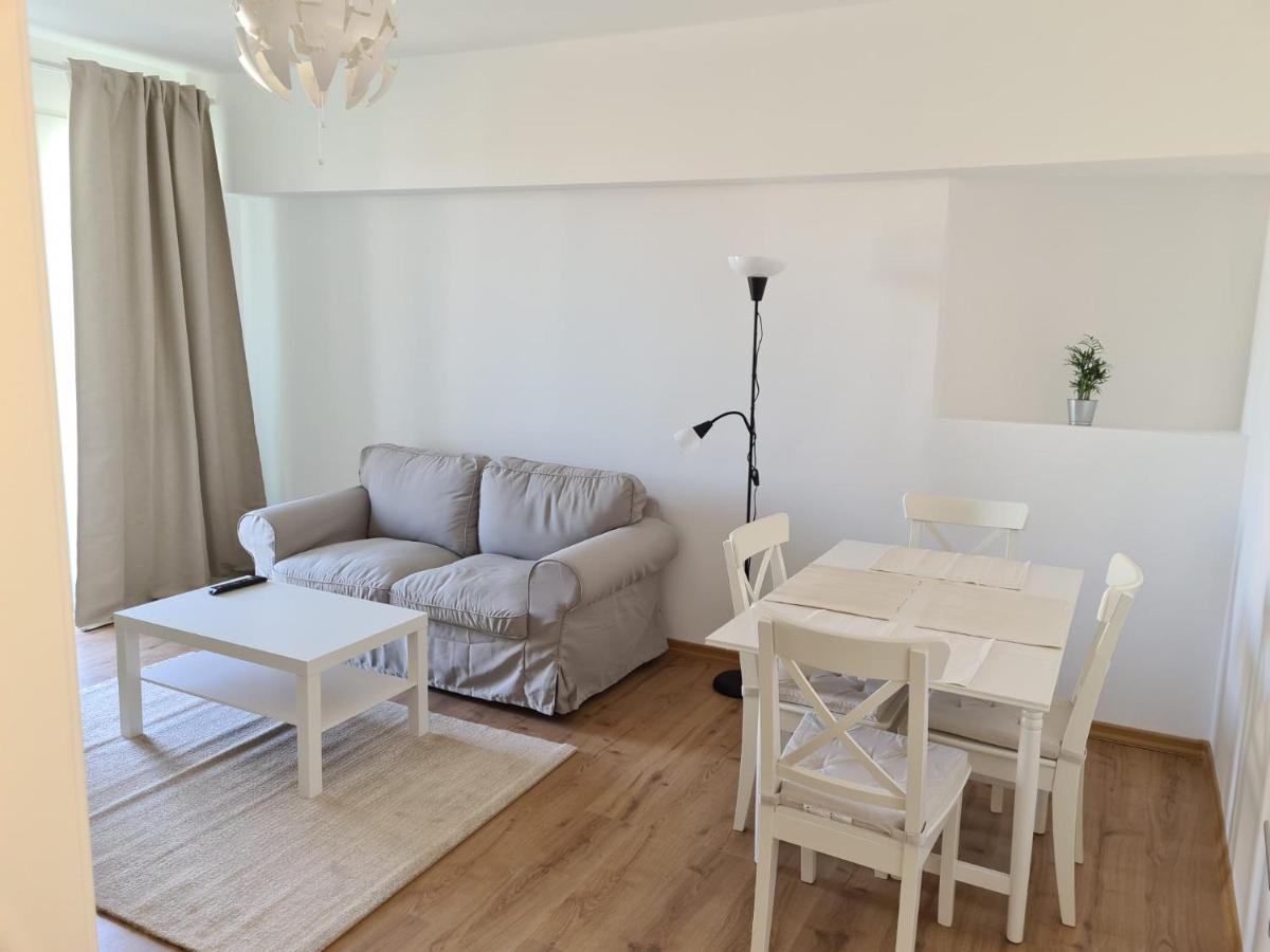 Rene'S Leisure Apartment Букурещ Екстериор снимка